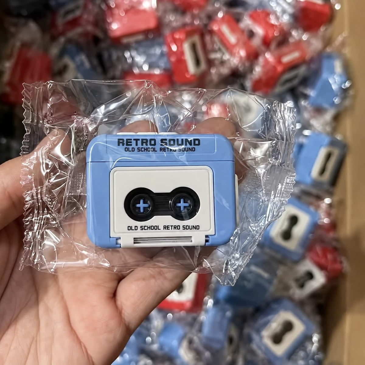 Retro Tape Recorder Keychain with Voice Recording — Record & Gift Your Message - shopzykart